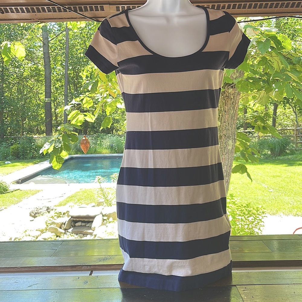 H&M tee shirt mini.